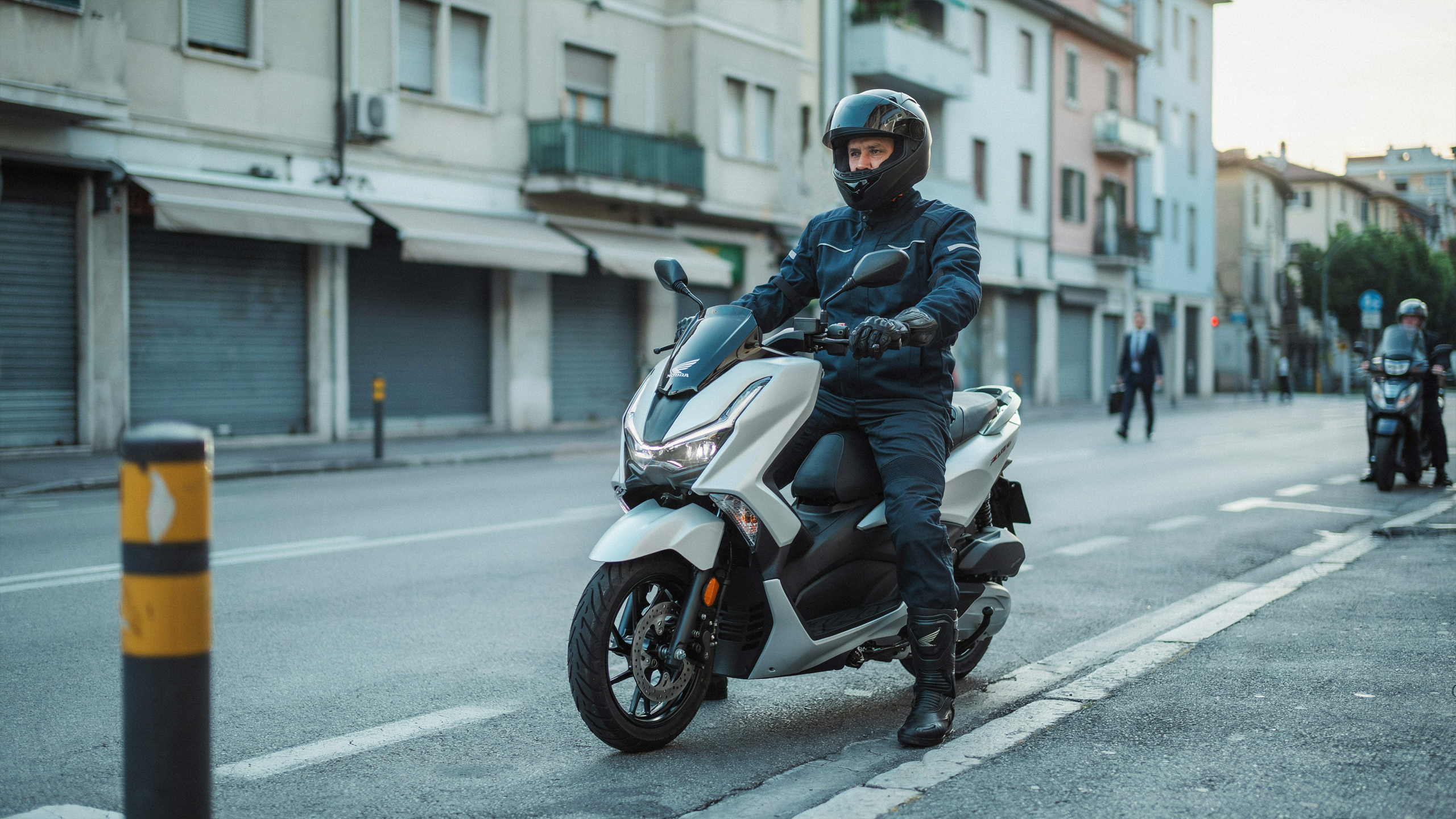 Yeni Başlayanlar İçin Honda PCX 125: Şehirde Pratik, Ekonomik ve Güven Veren Bir Scooter